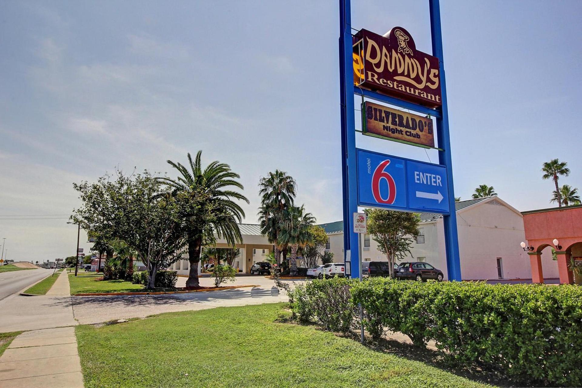 Motel 6-Laredo, TX - North I-35 photo 28