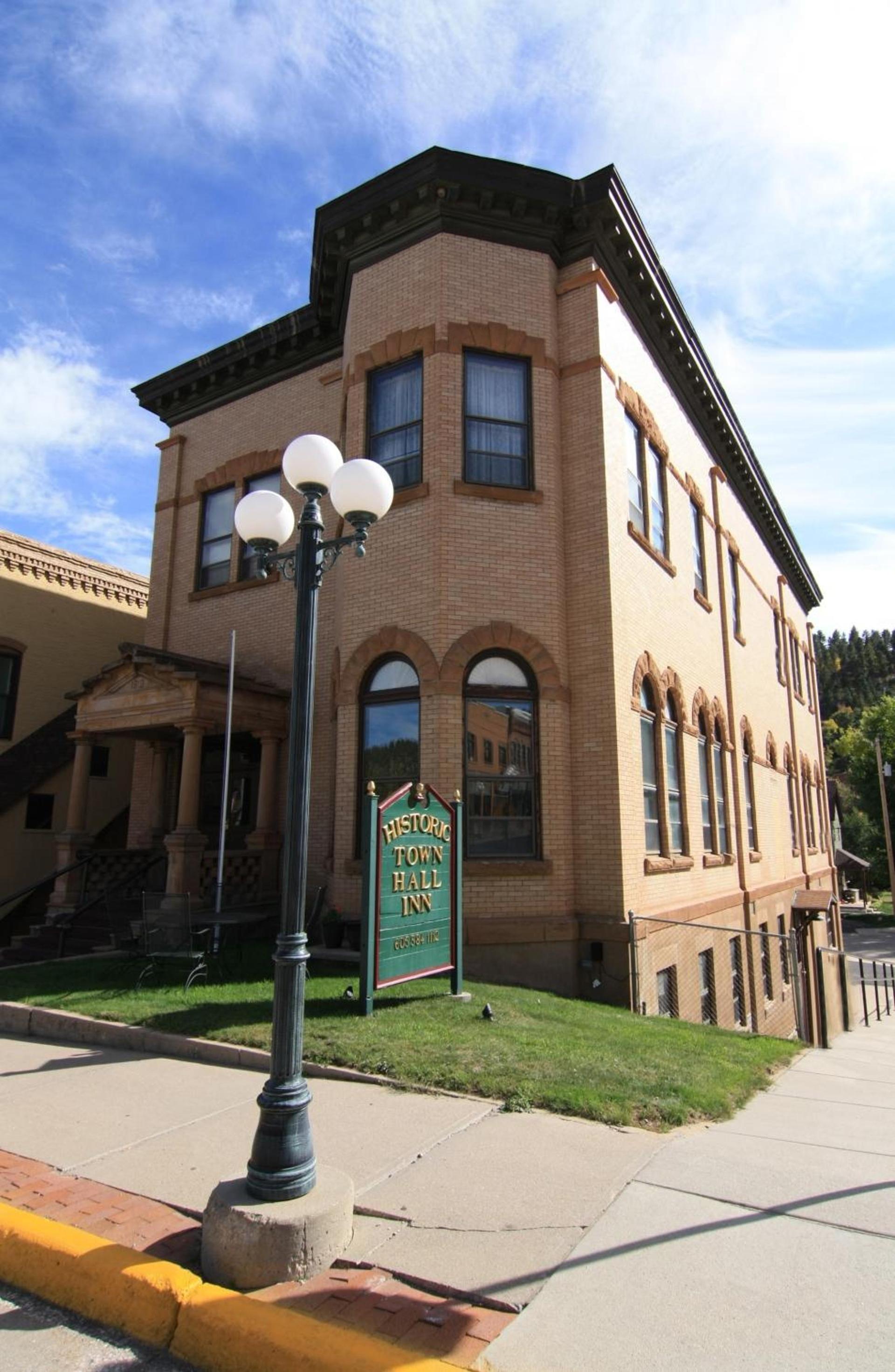 Town Hall Inn — hotel in Lead