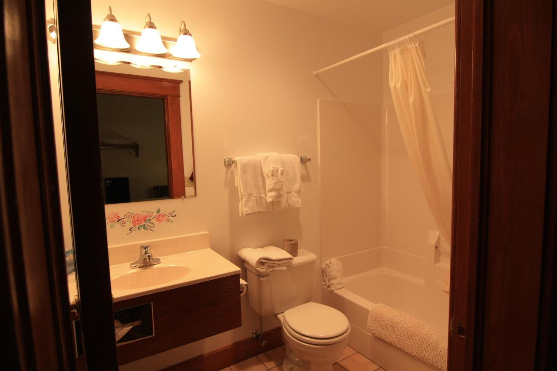 Town Hall Inn photo 3