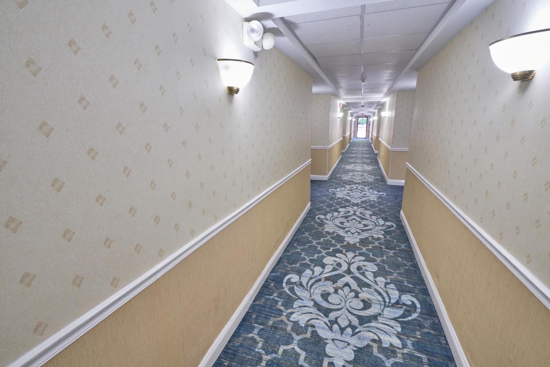 Ambassador Inn and Suites photo 45