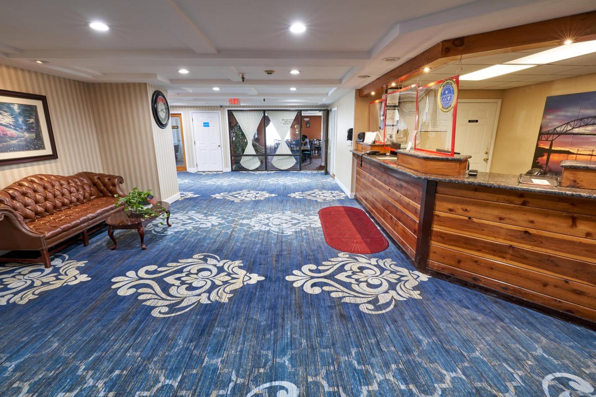 Ambassador Inn and Suites photo 47