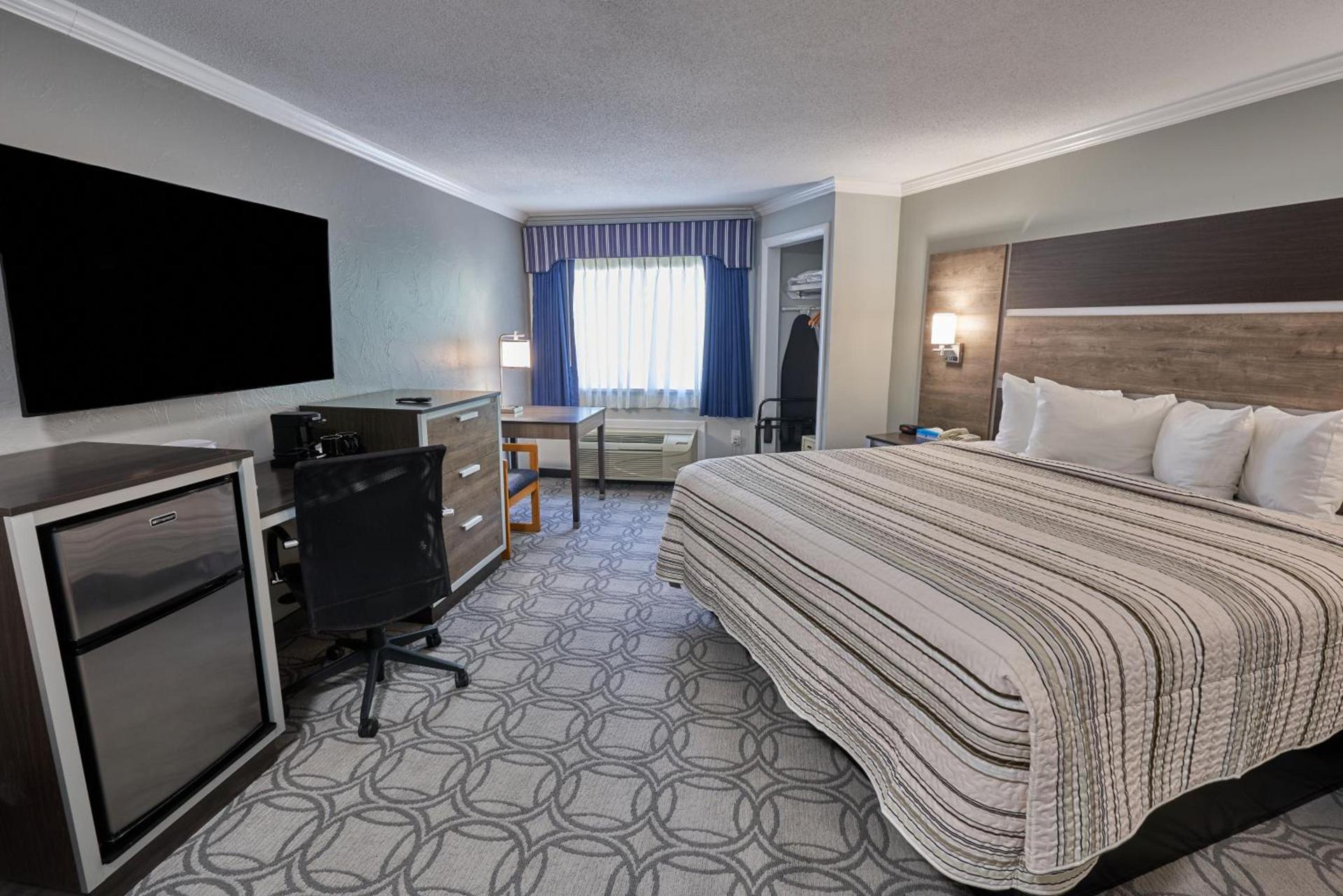 Ambassador Inn and Suites photo 5
