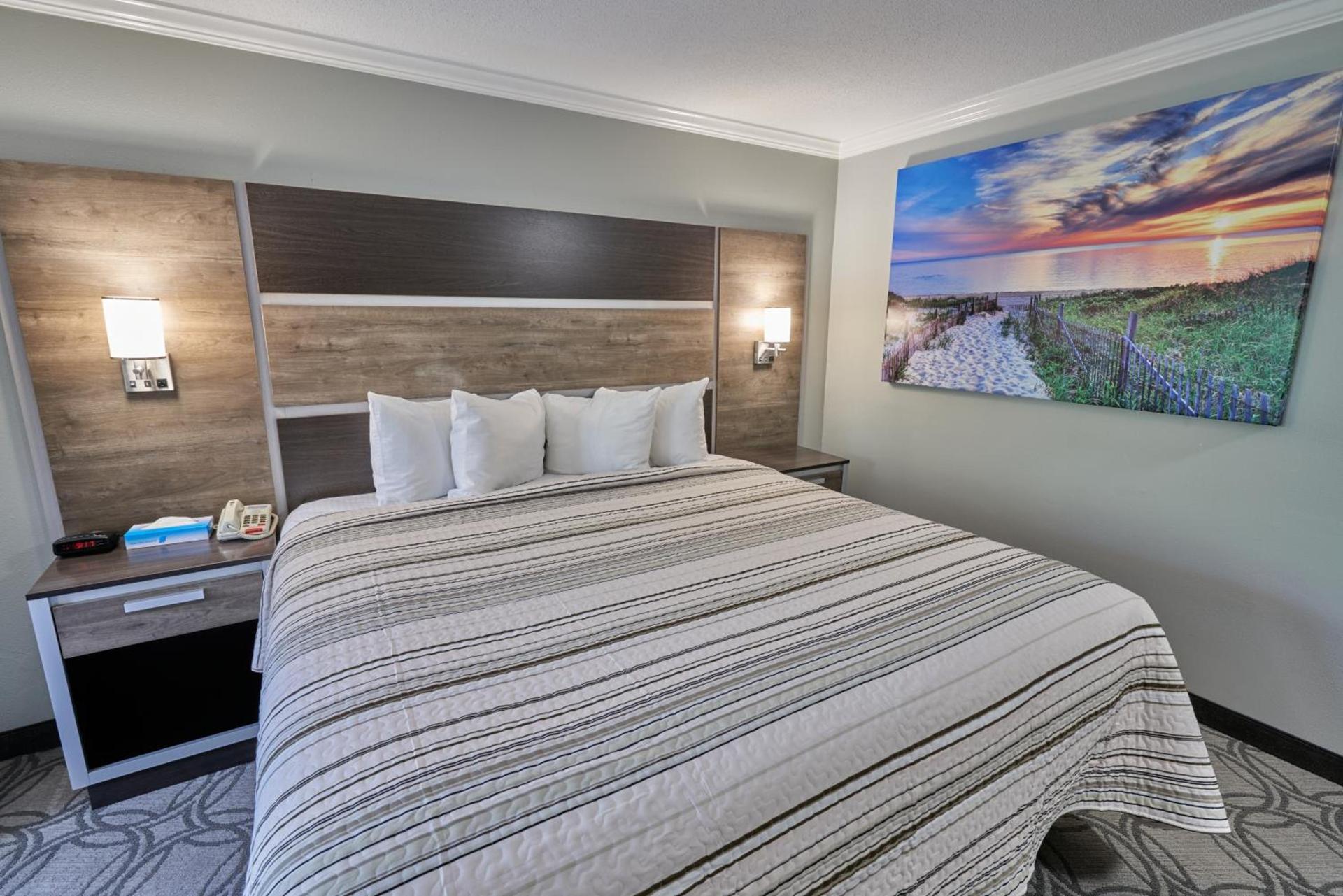 Ambassador Inn and Suites photo 6