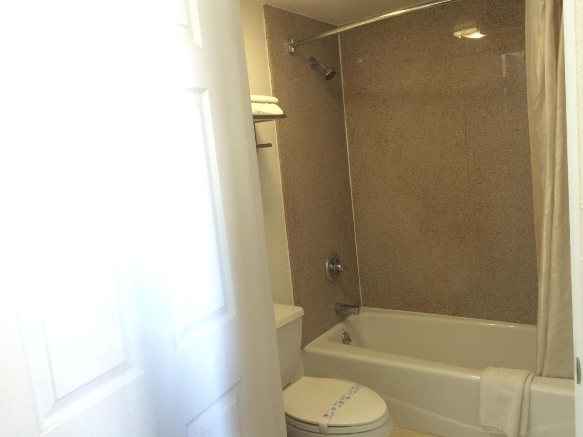 Economy Inn photo 31