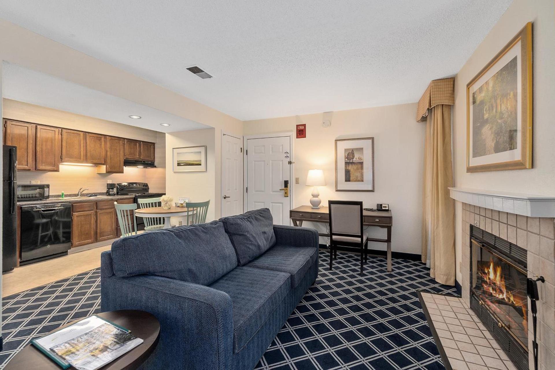 Residences at Daniel Webster photo 43