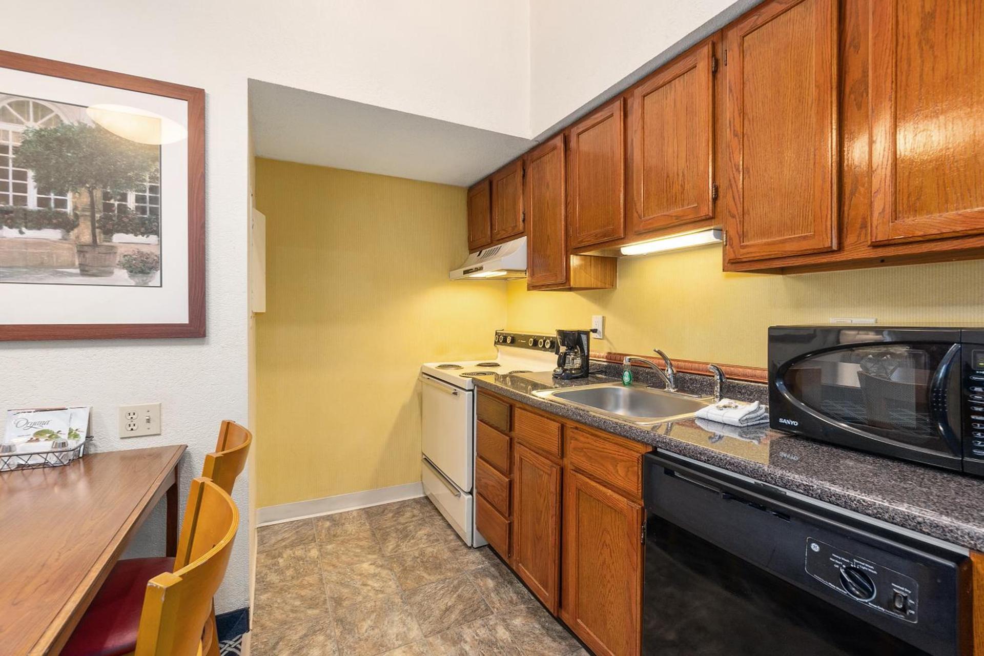 Residences at Daniel Webster photo 42
