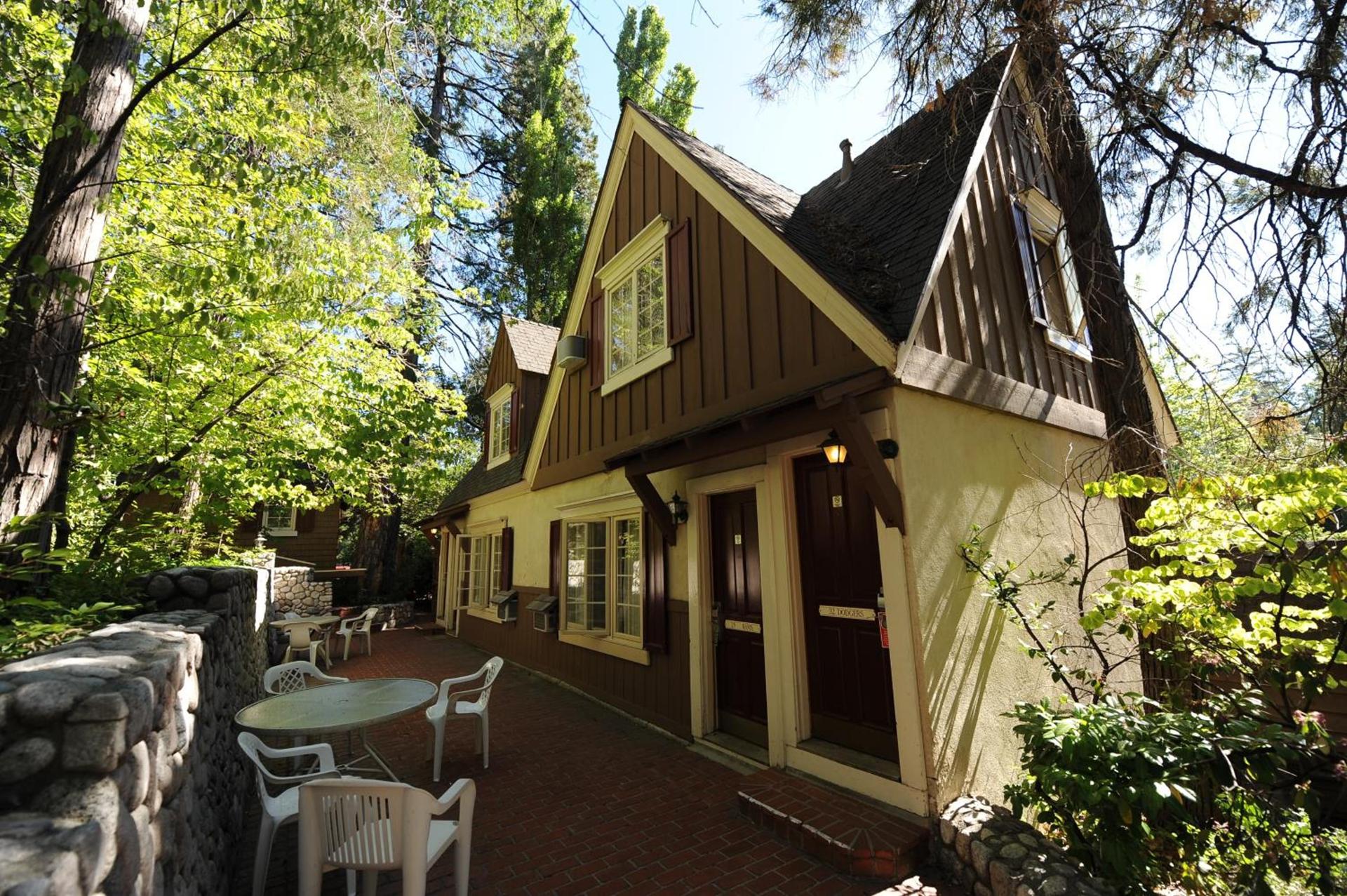 Saddleback Inn at Lake Arrowhead photo 2