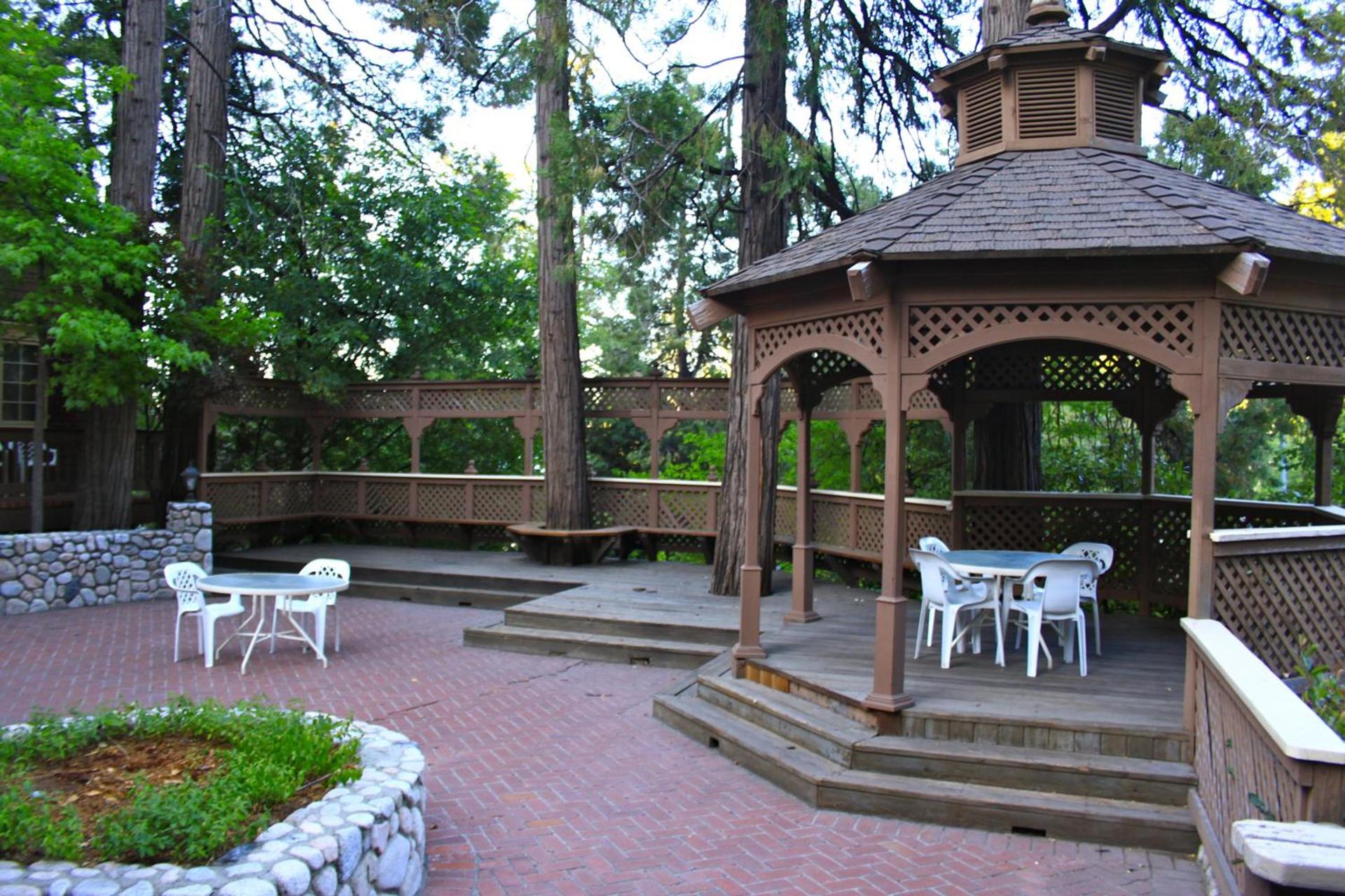 Saddleback Inn at Lake Arrowhead photo 8