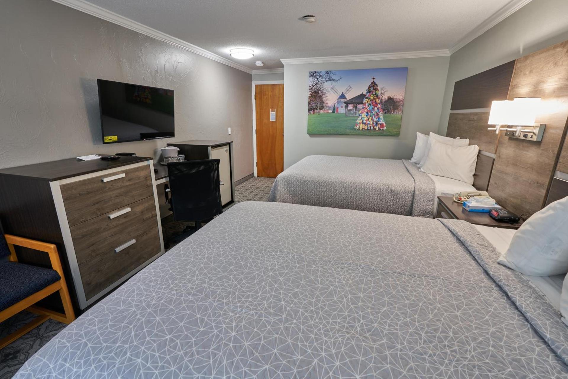 Ambassador Inn and Suites photo 57