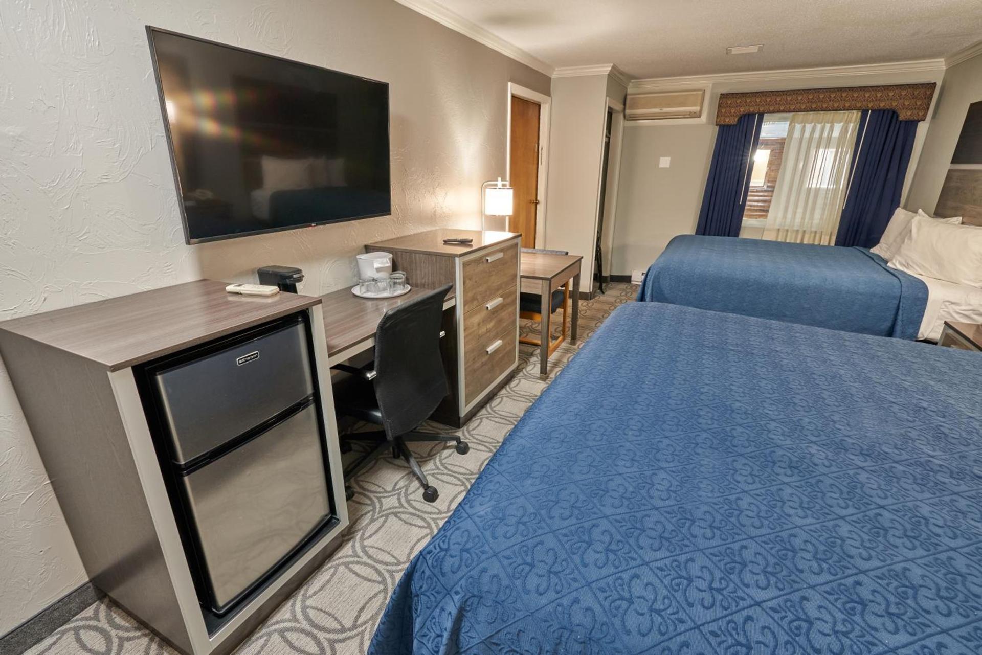 Ambassador Inn and Suites photo 53