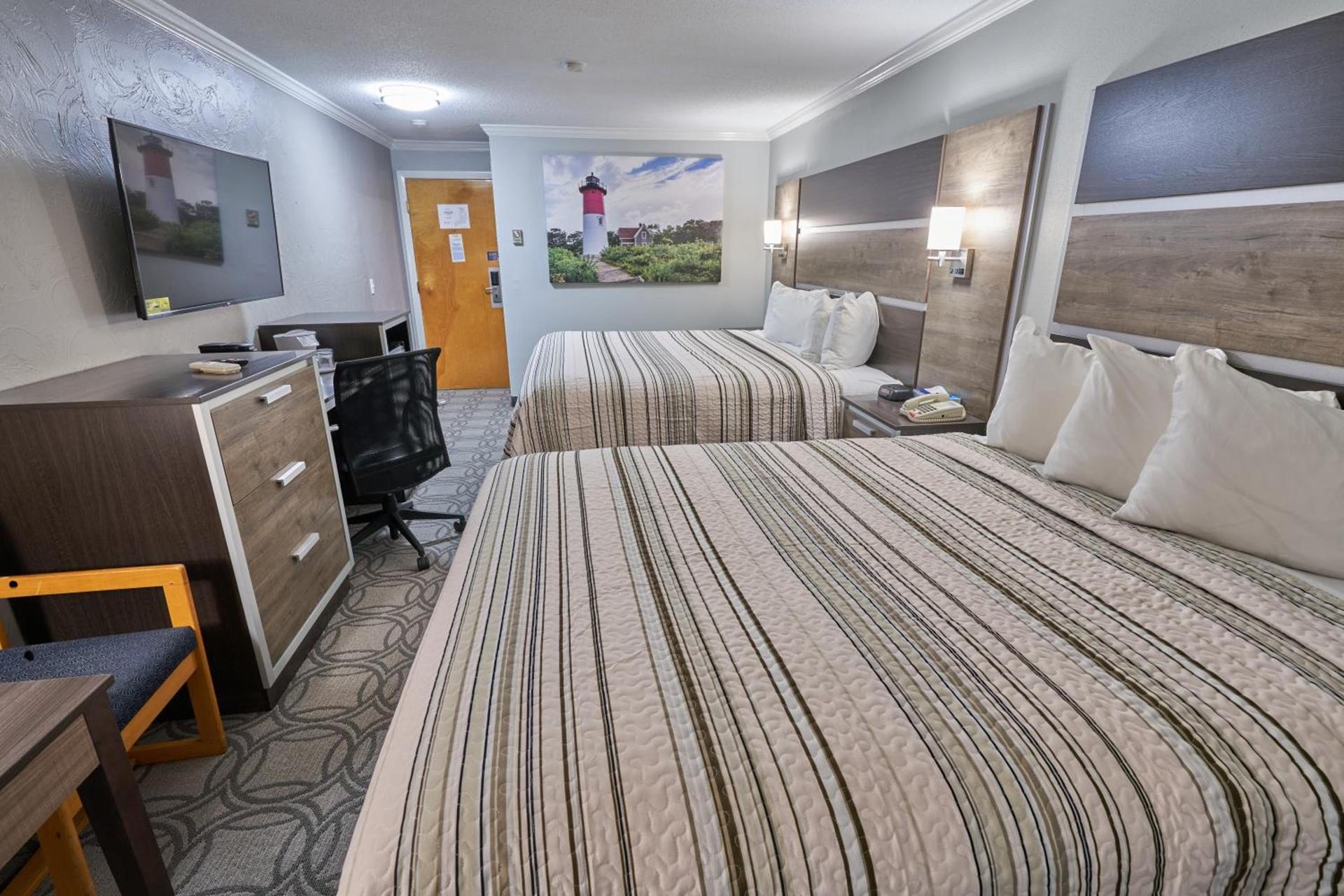 Ambassador Inn and Suites photo 62