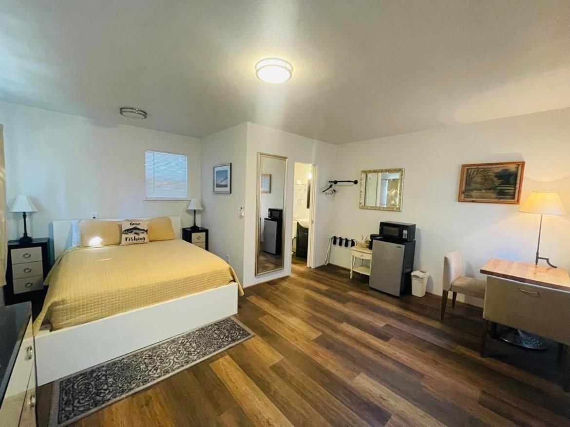 Riverfront Lodging photo 16