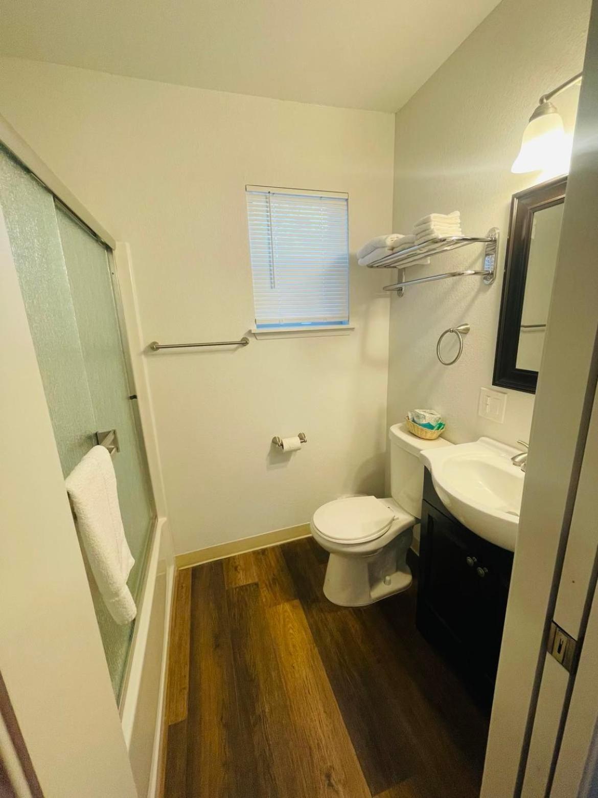 Riverfront Lodging photo 18