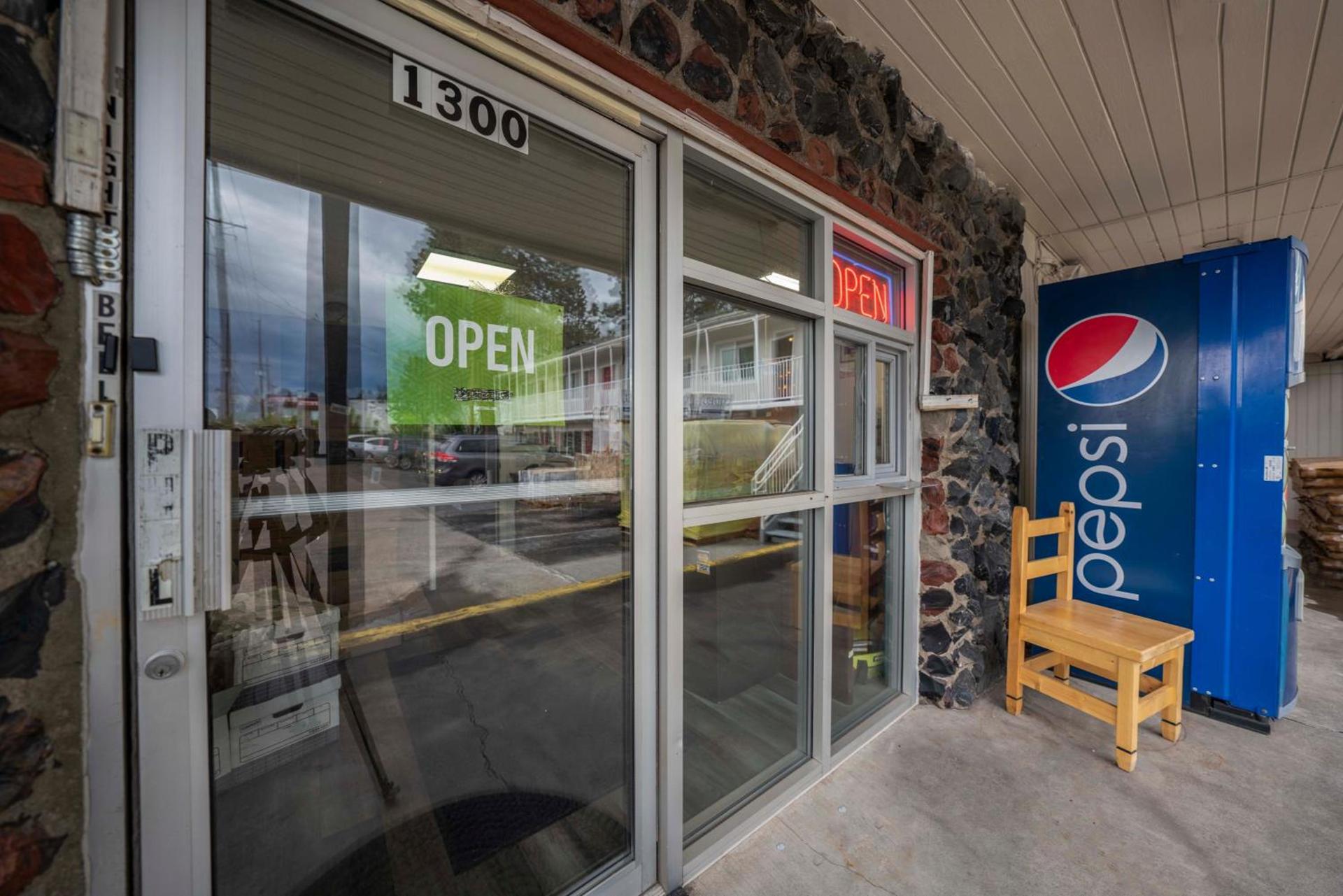Budget Inn Bend photo 30