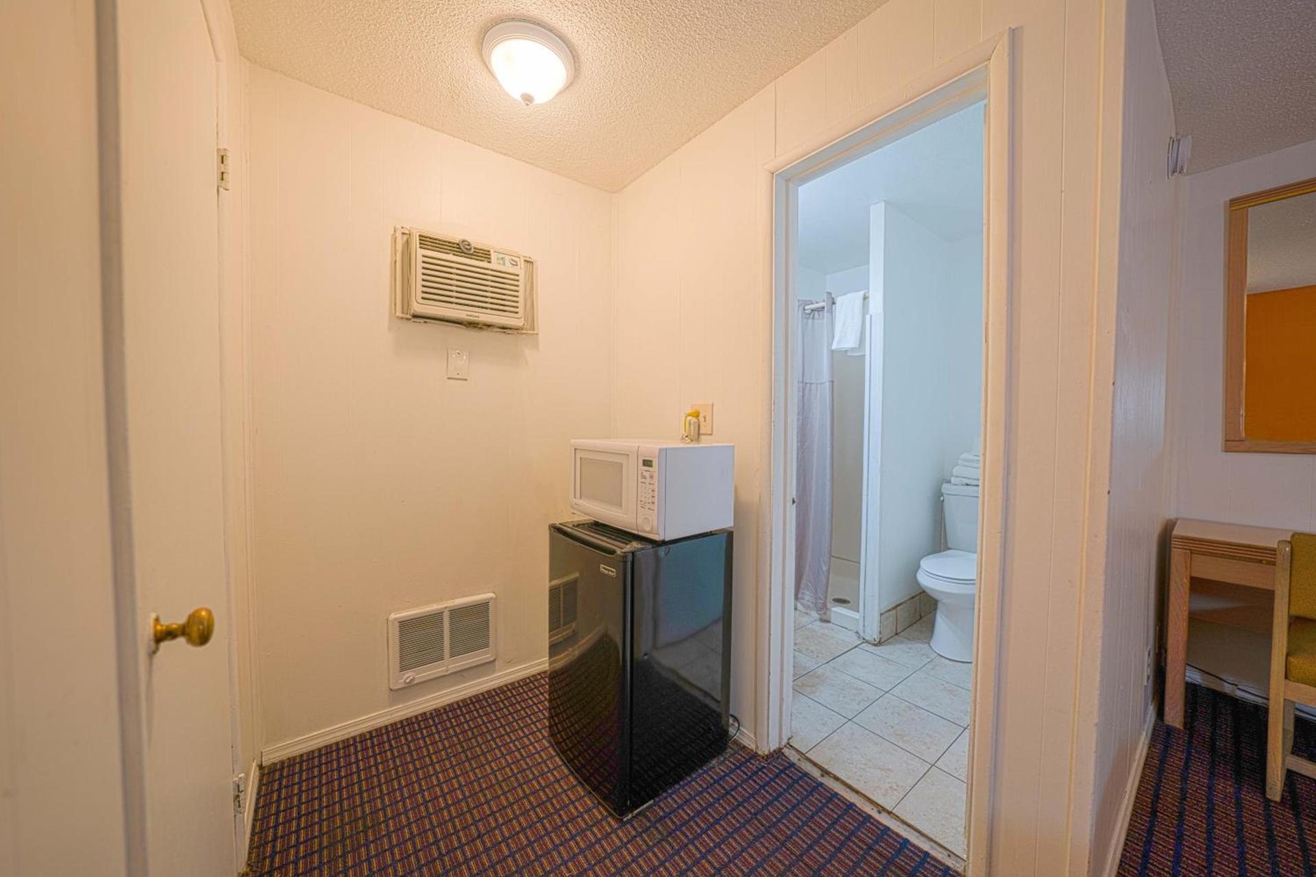 Budget Inn Bend photo 36