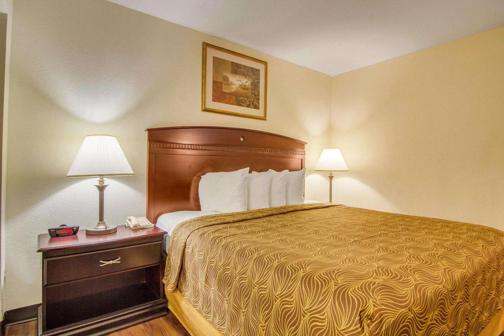 MainStay Suites Texas Medical Center-Reliant Park photo 8