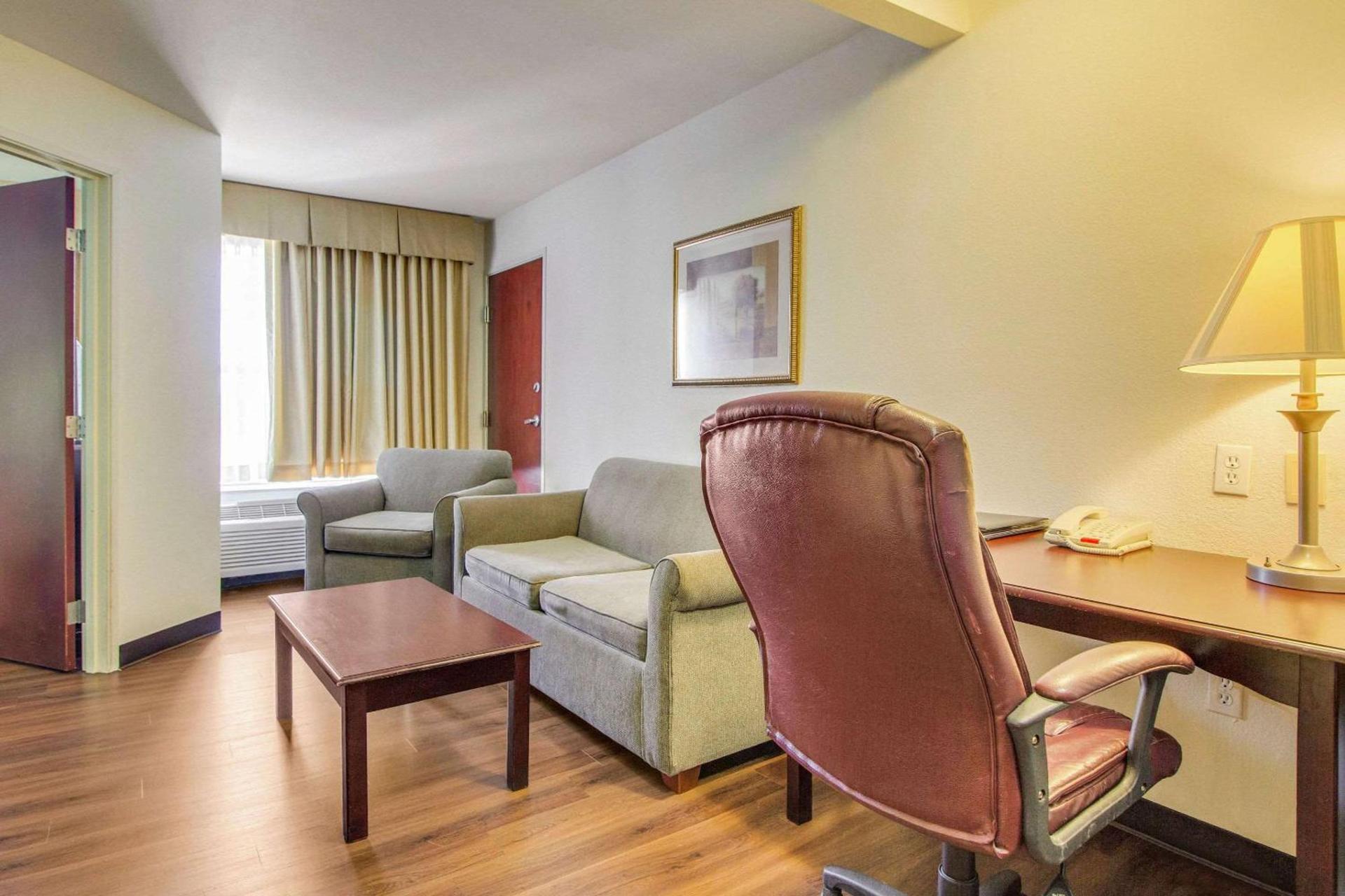 MainStay Suites Texas Medical Center-Reliant Park photo 25