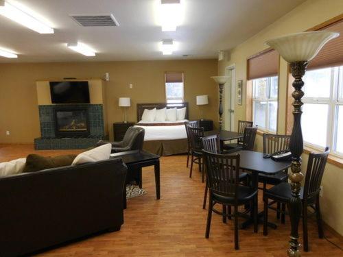 Cowlitz River Lodge photo 22