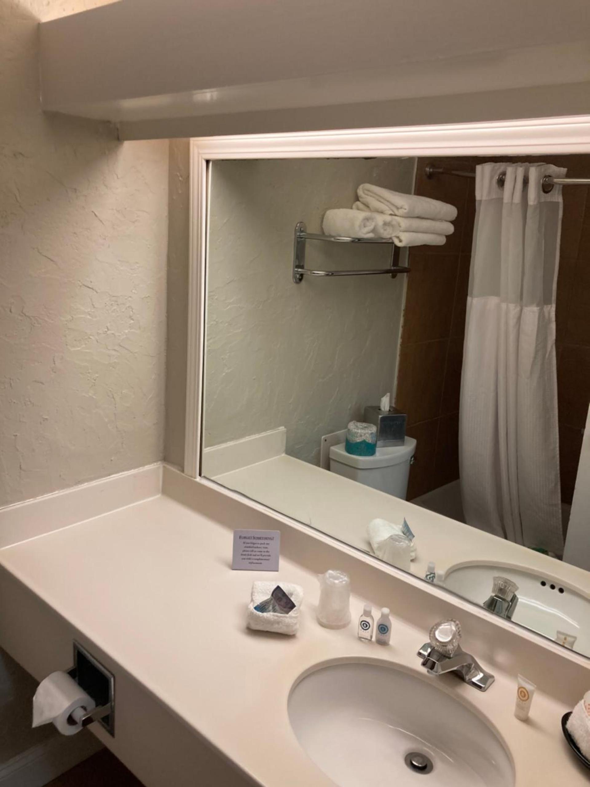 The Aurora Inn Hotel and Event Center photo 49