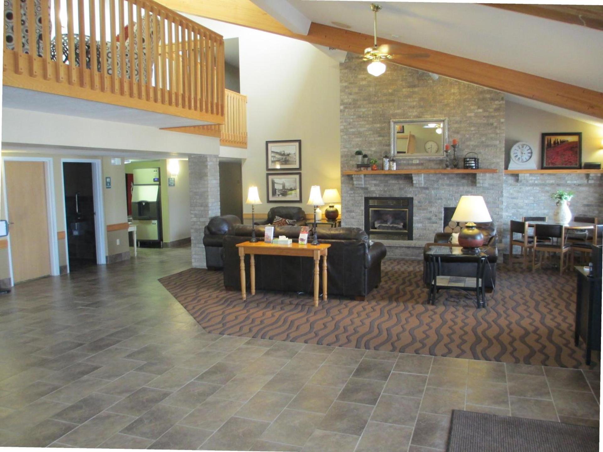 AmericInn by Wyndham Algona photo 18