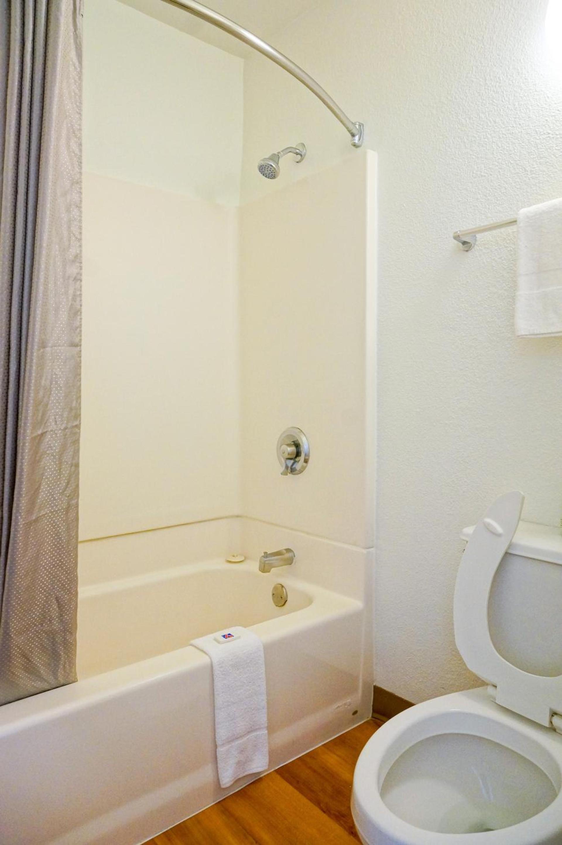 Motel 6-Carlsbad, CA Beach photo 36