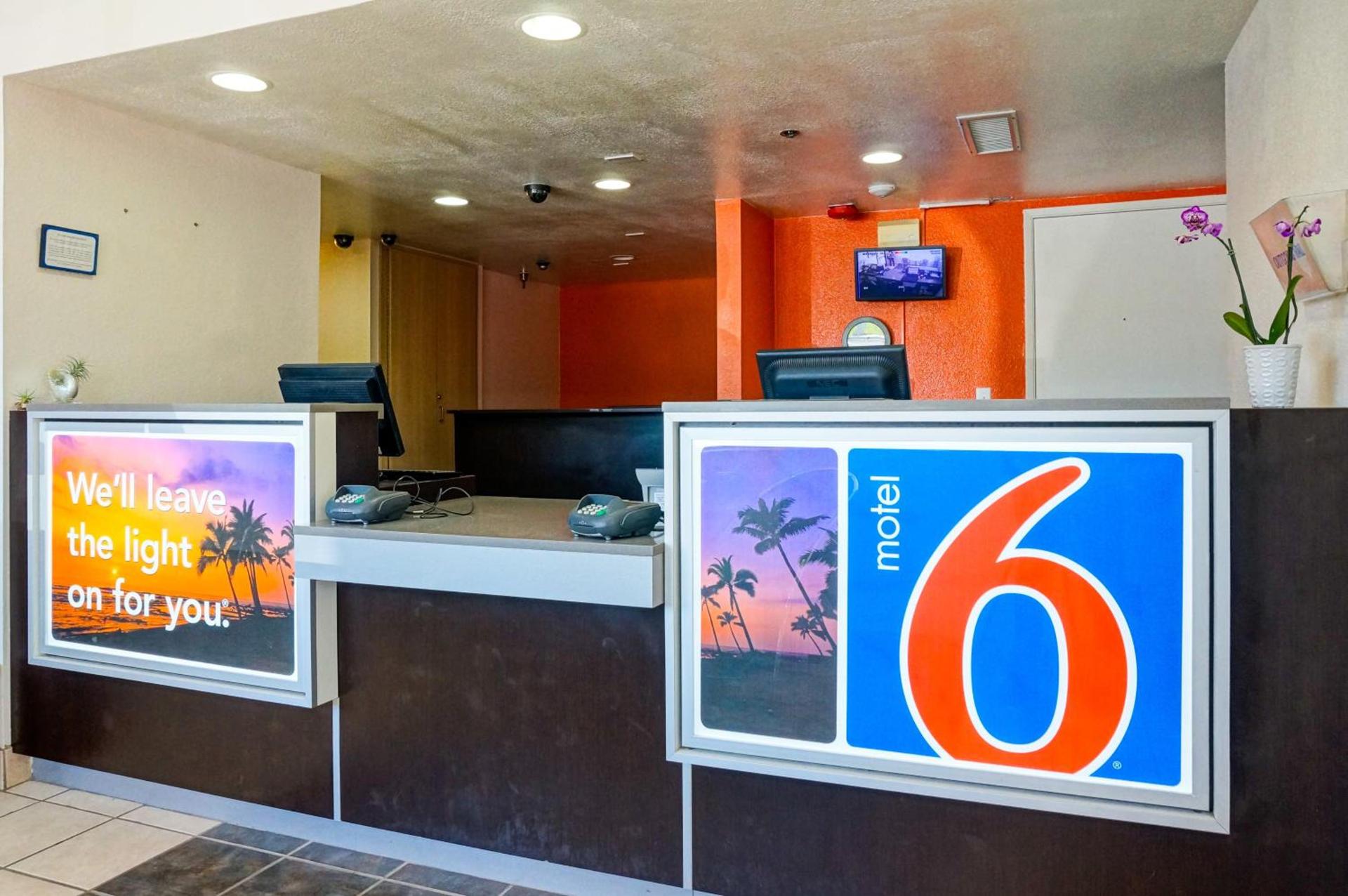 Motel 6-Carlsbad, CA Beach photo 18