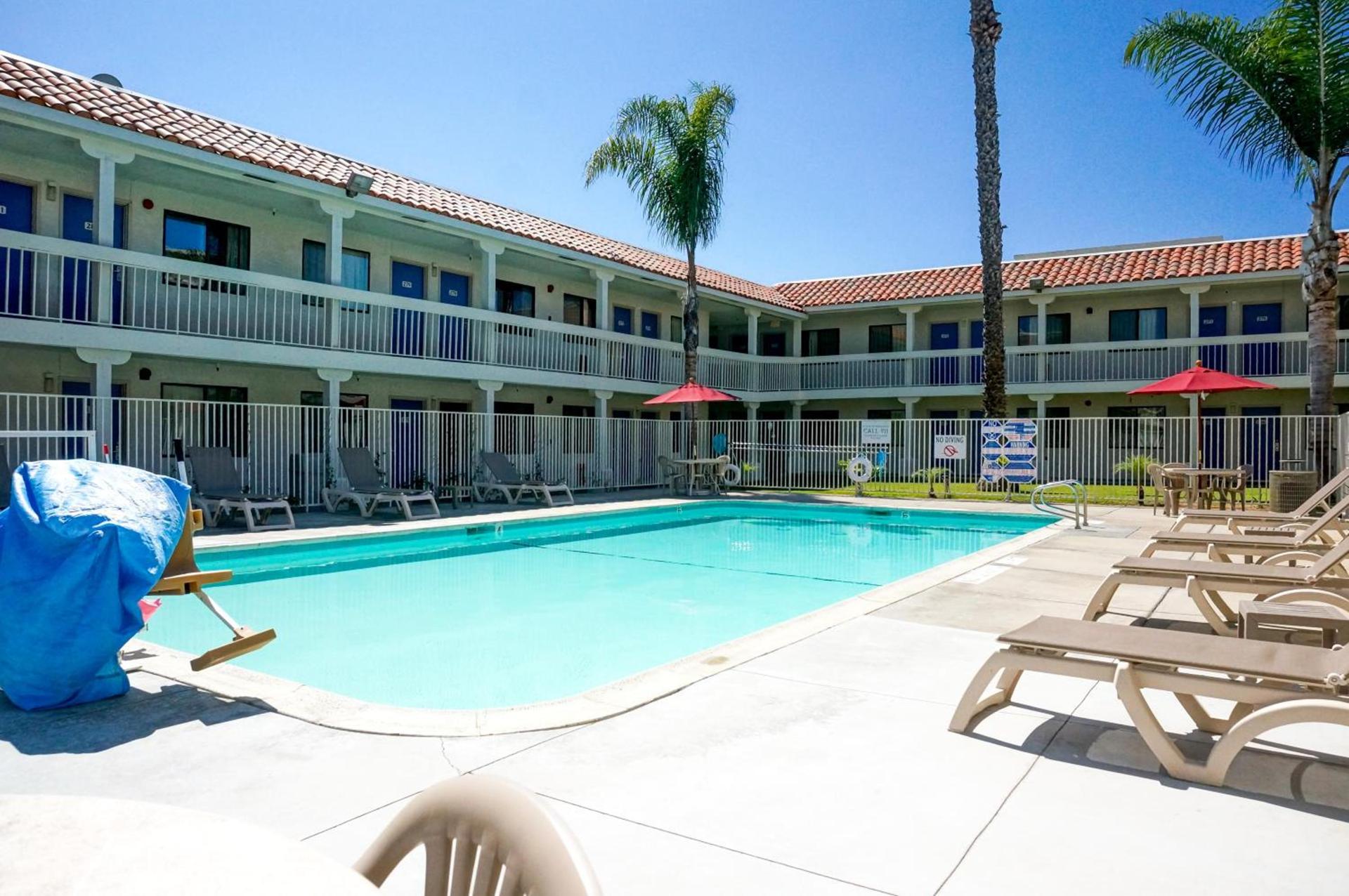 Motel 6-Carlsbad, CA Beach photo 11