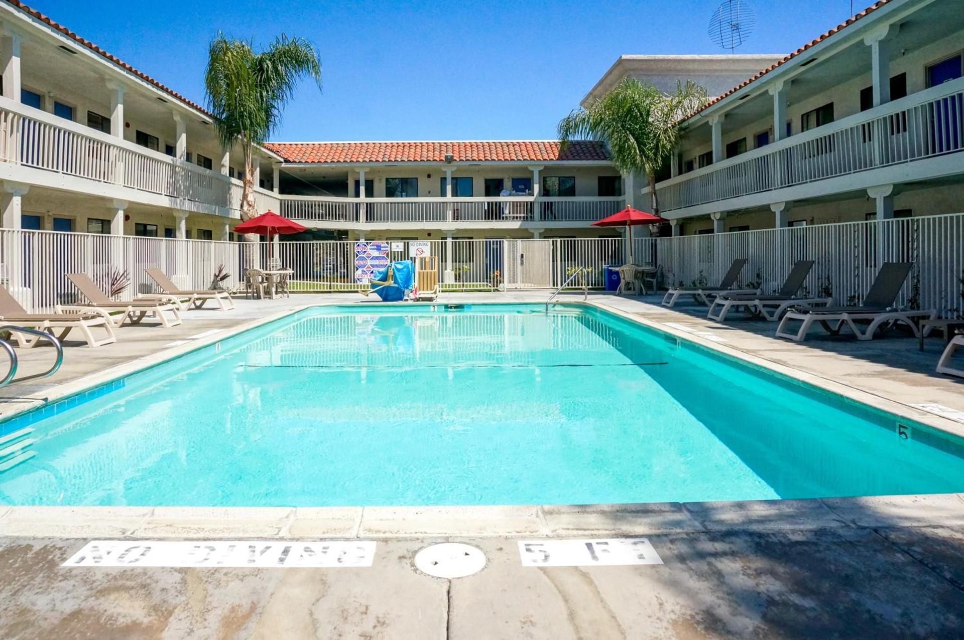 Motel 6-Carlsbad, CA Beach photo 14