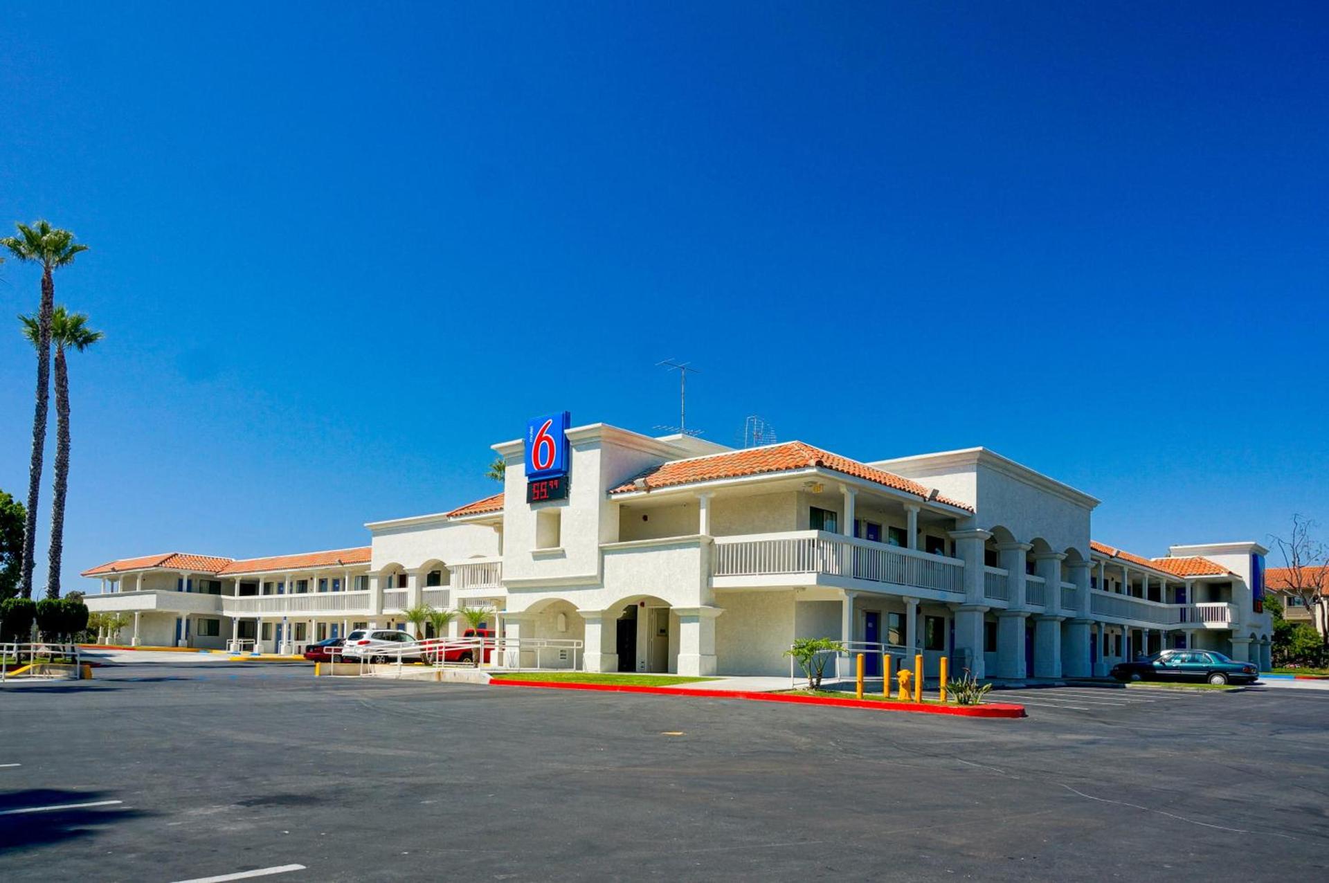 Motel 6-Carlsbad, CA Beach photo 6