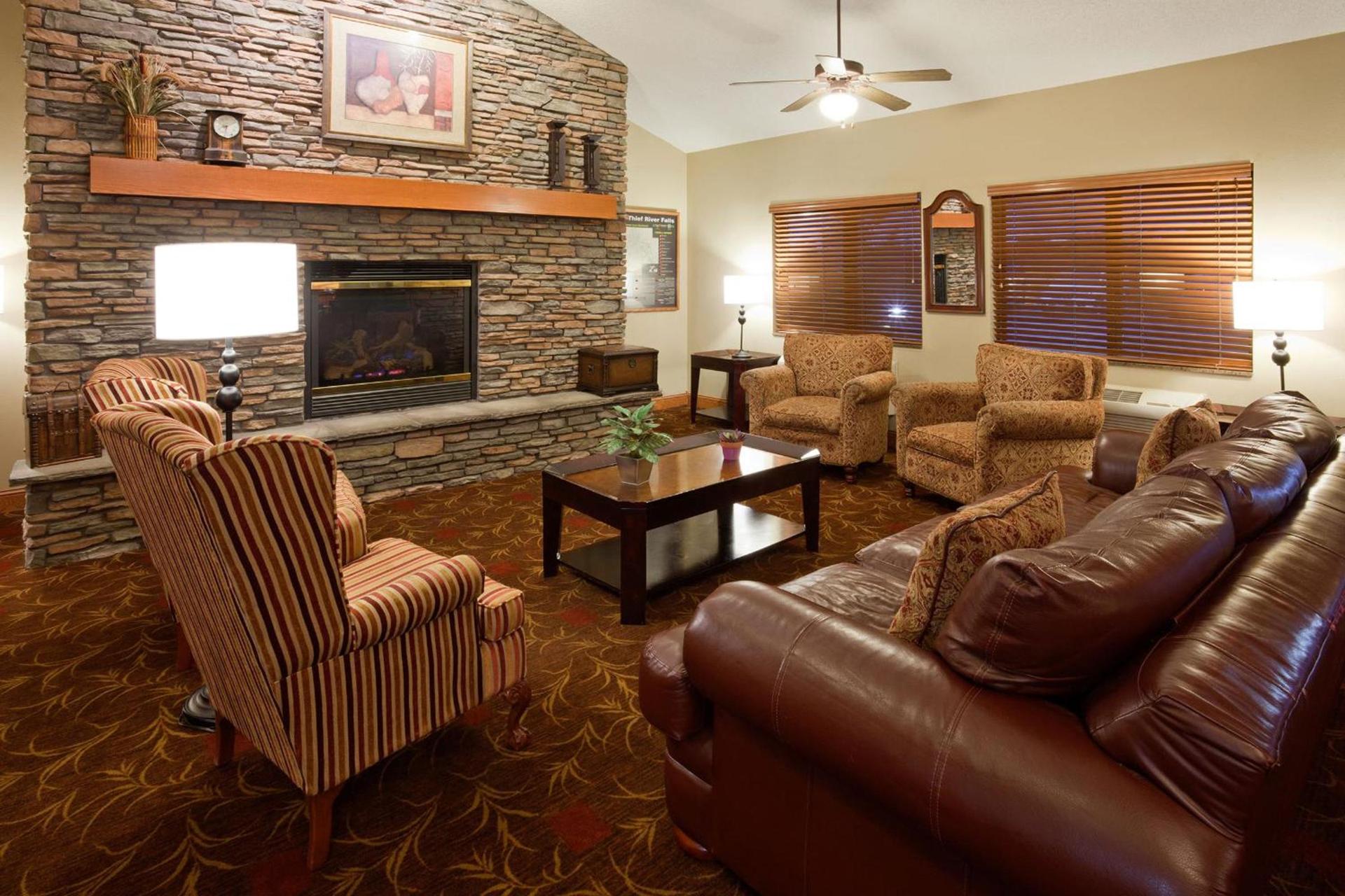 AmericInn by Wyndham Thief River Falls photo 10