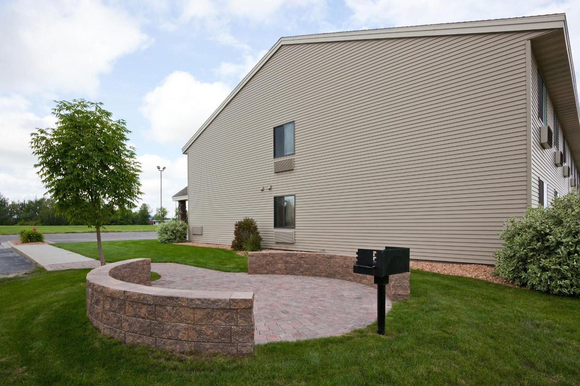 AmericInn by Wyndham Thief River Falls photo 15