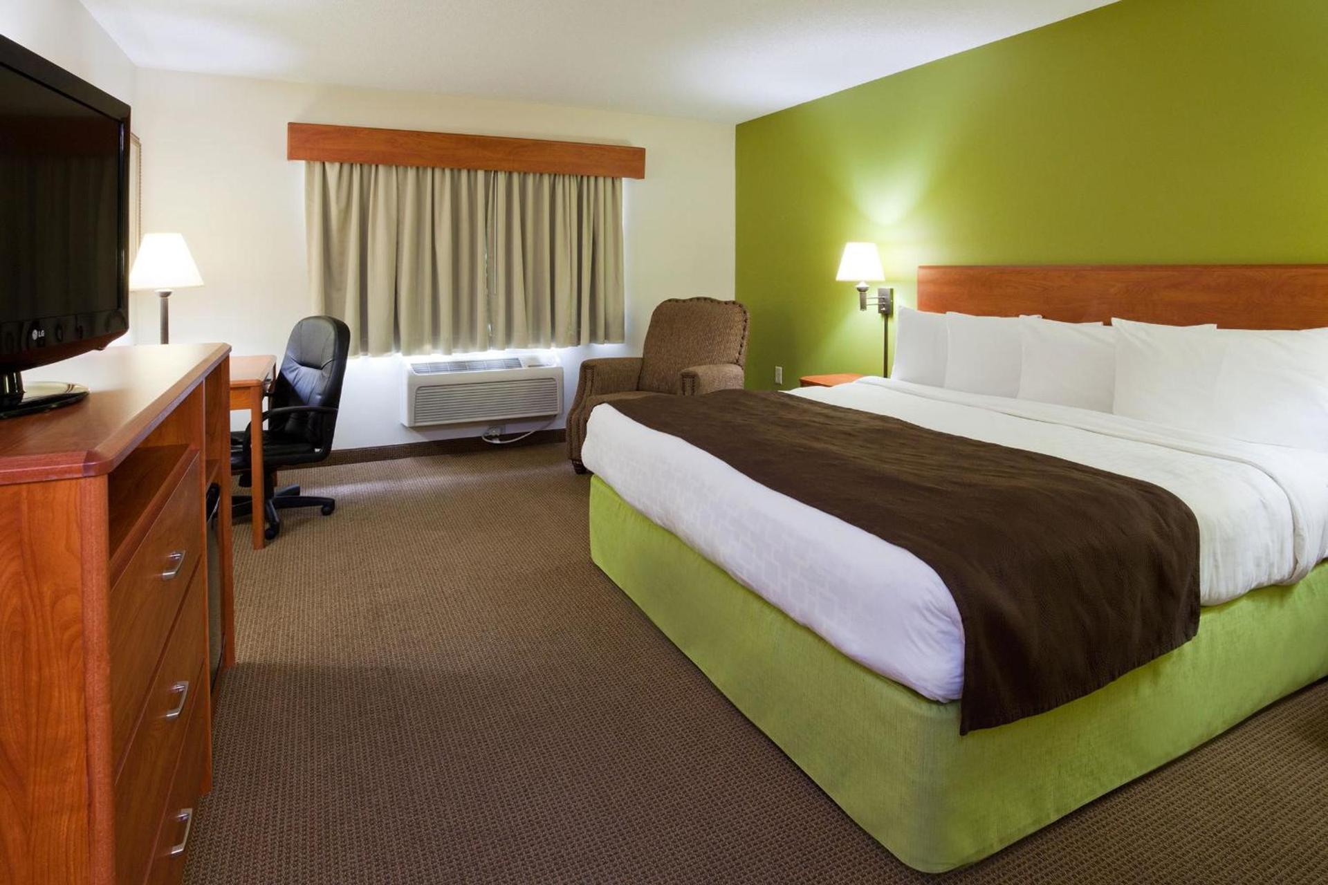 AmericInn by Wyndham Thief River Falls photo 14