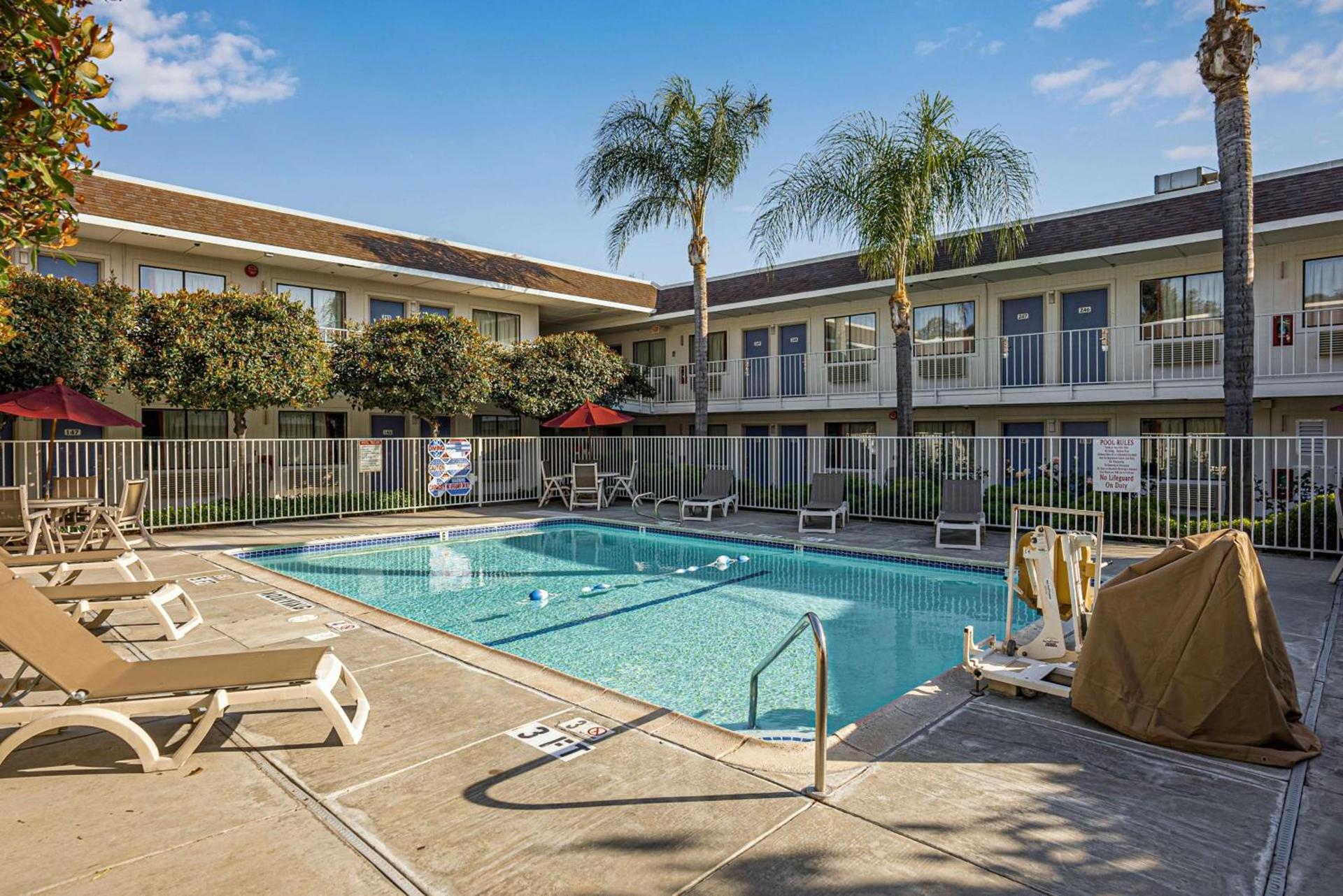 Motel 6-Temecula, CA - Historic Old Town photo 4