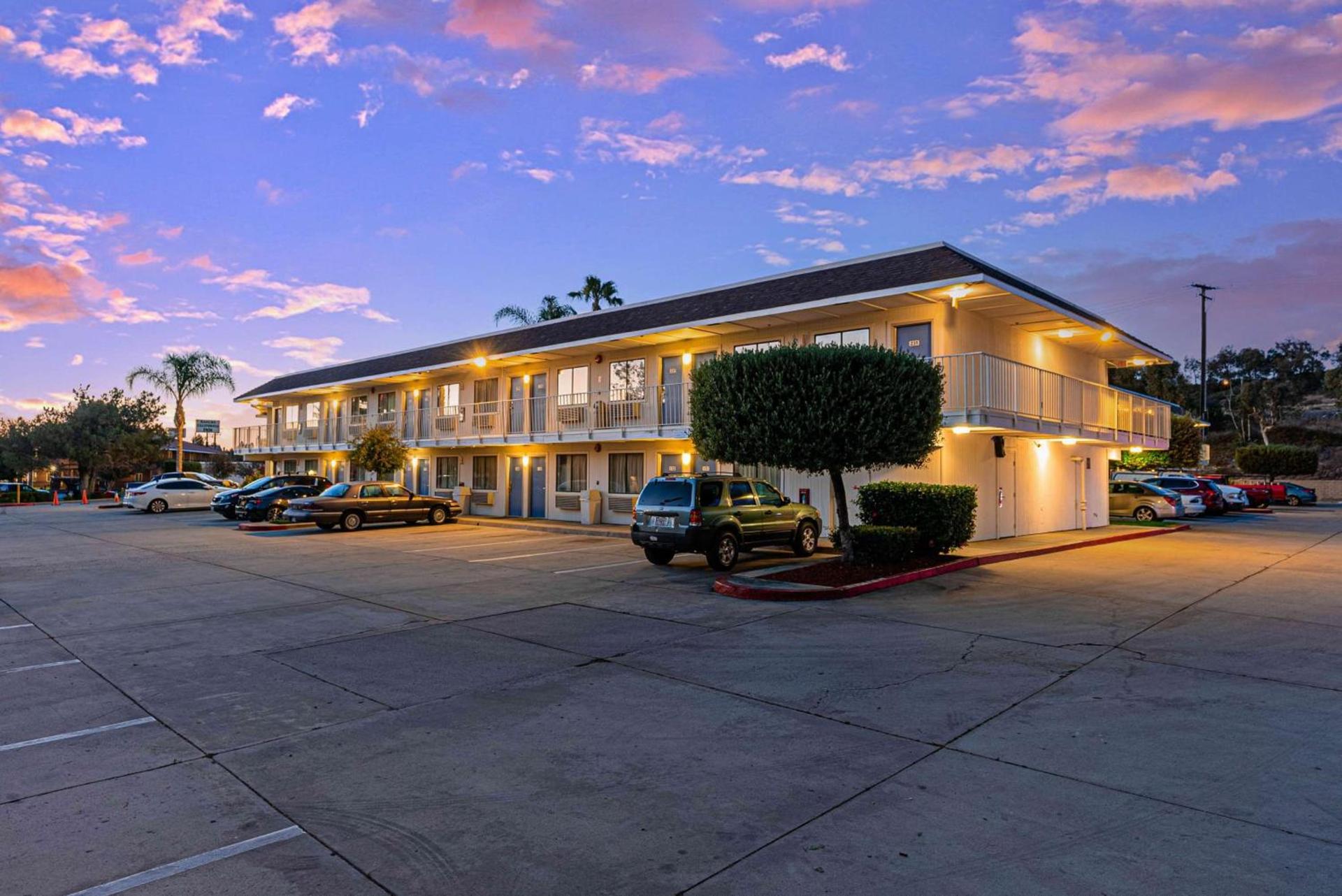 Motel 6-Temecula, CA - Historic Old Town photo 2