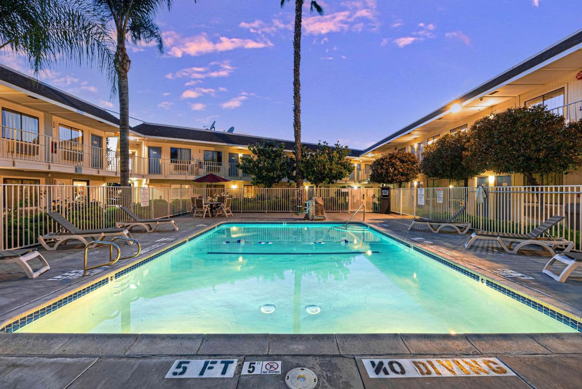 Motel 6-Temecula, CA - Historic Old Town photo 5