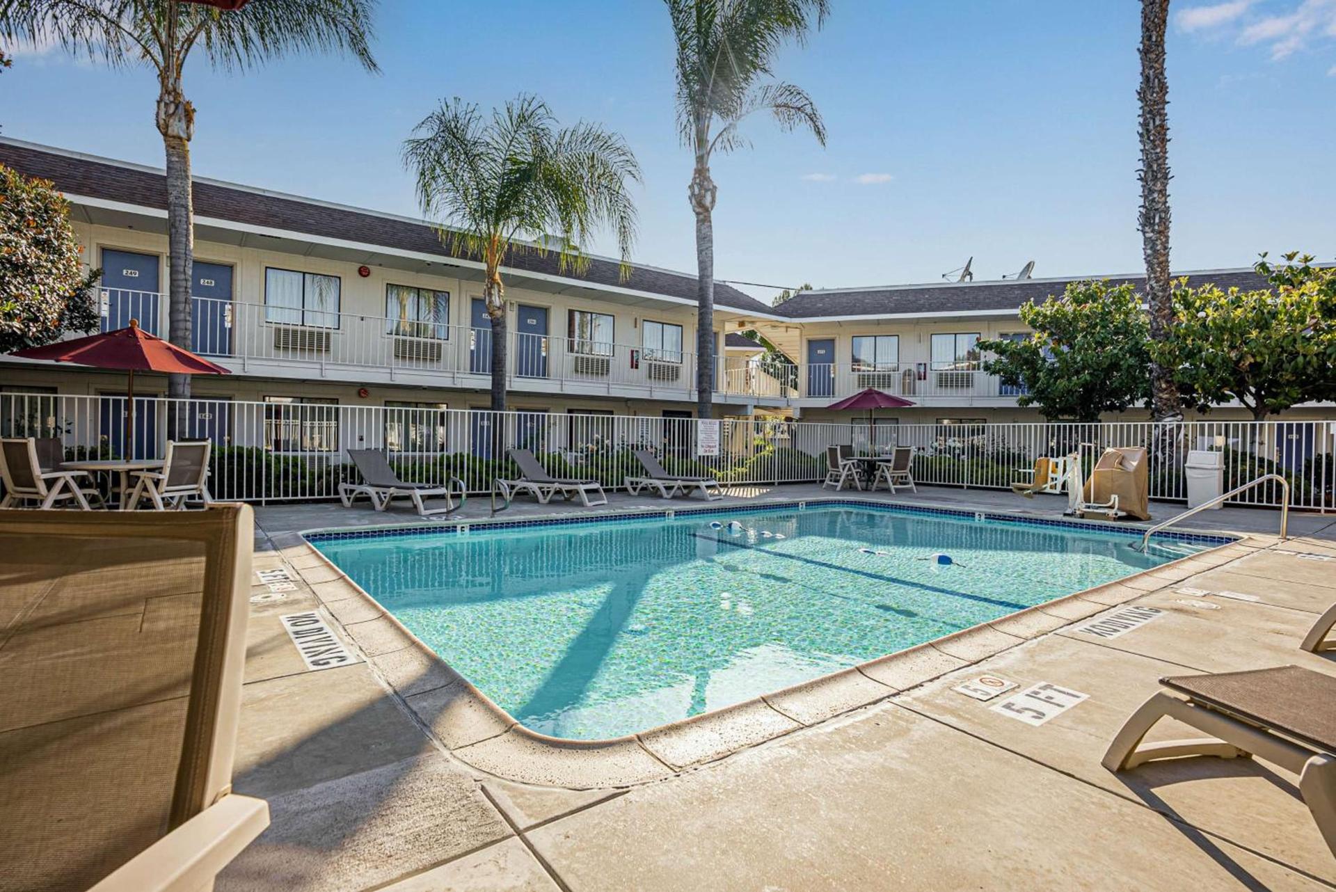 Motel 6-Temecula, CA - Historic Old Town photo 6