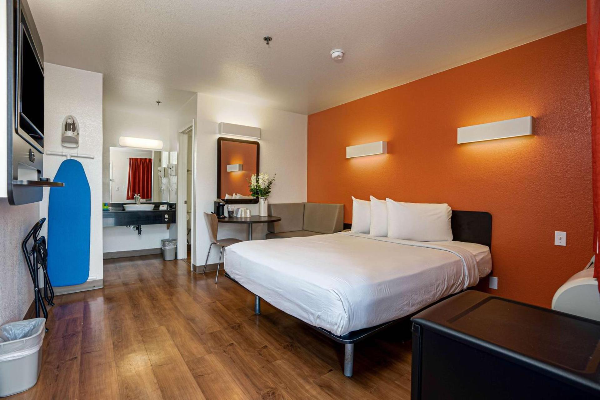 Motel 6-Temecula, CA - Historic Old Town photo 13