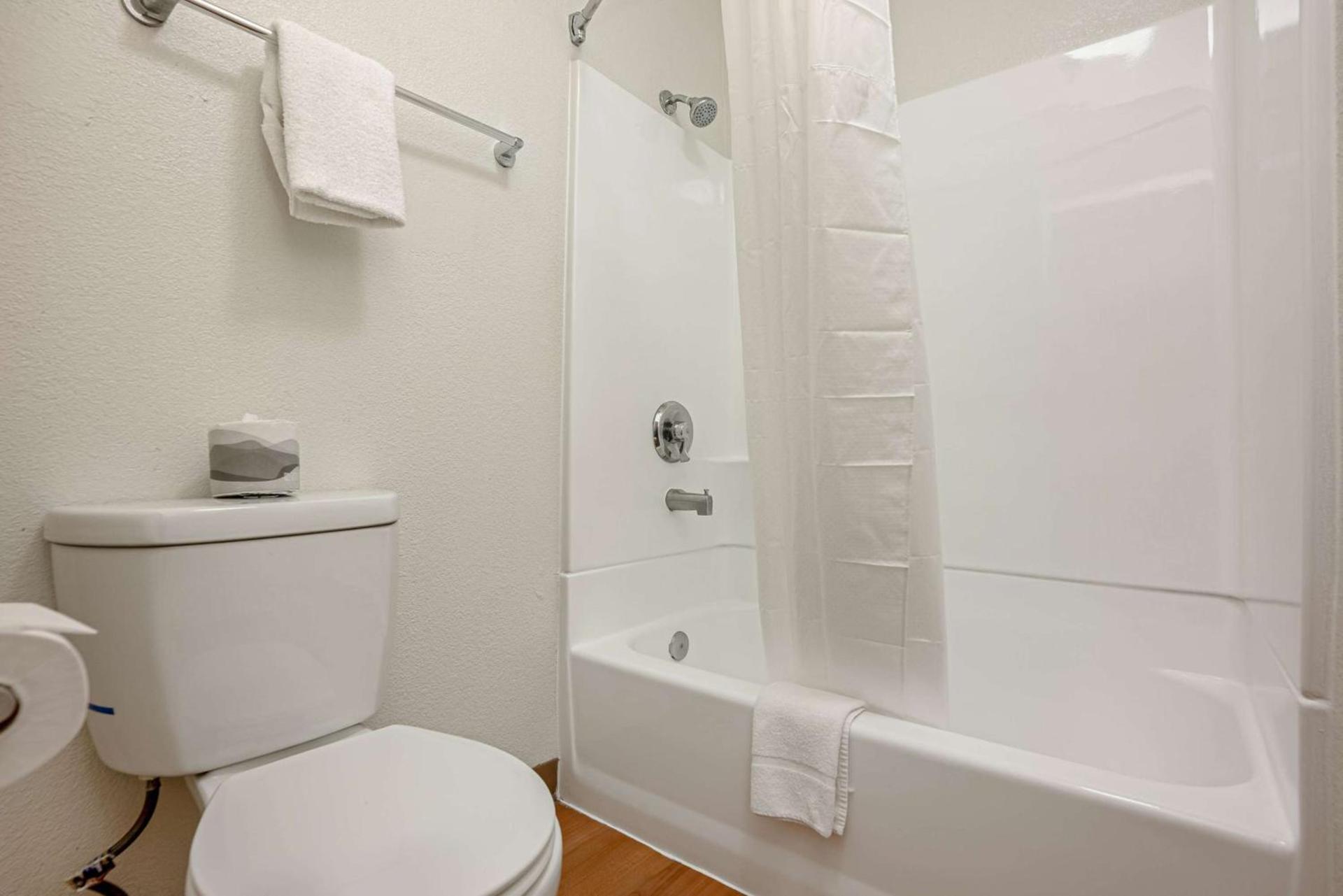 Motel 6-Temecula, CA - Historic Old Town photo 19