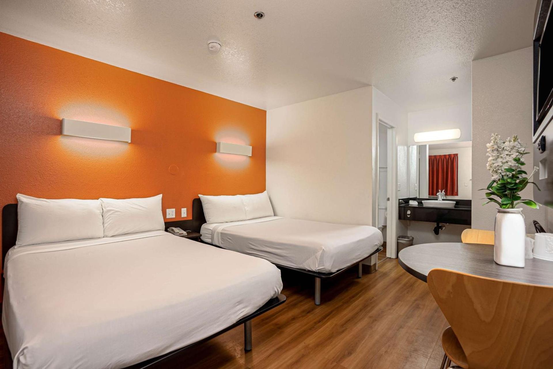 Motel 6-Temecula, CA - Historic Old Town photo 17