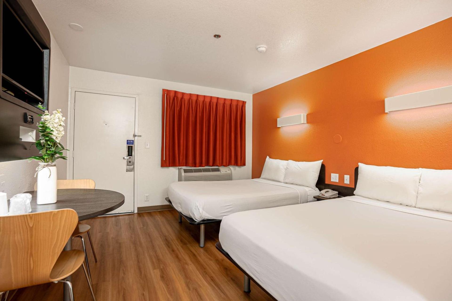 Motel 6-Temecula, CA - Historic Old Town photo 18