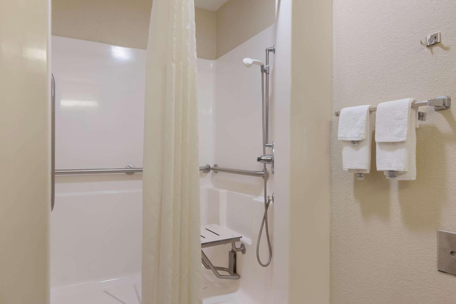 Quality Inn Magnolia photo 20
