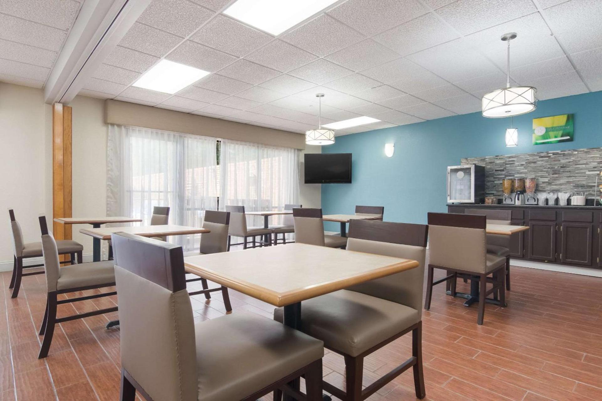 Quality Inn Magnolia photo 27