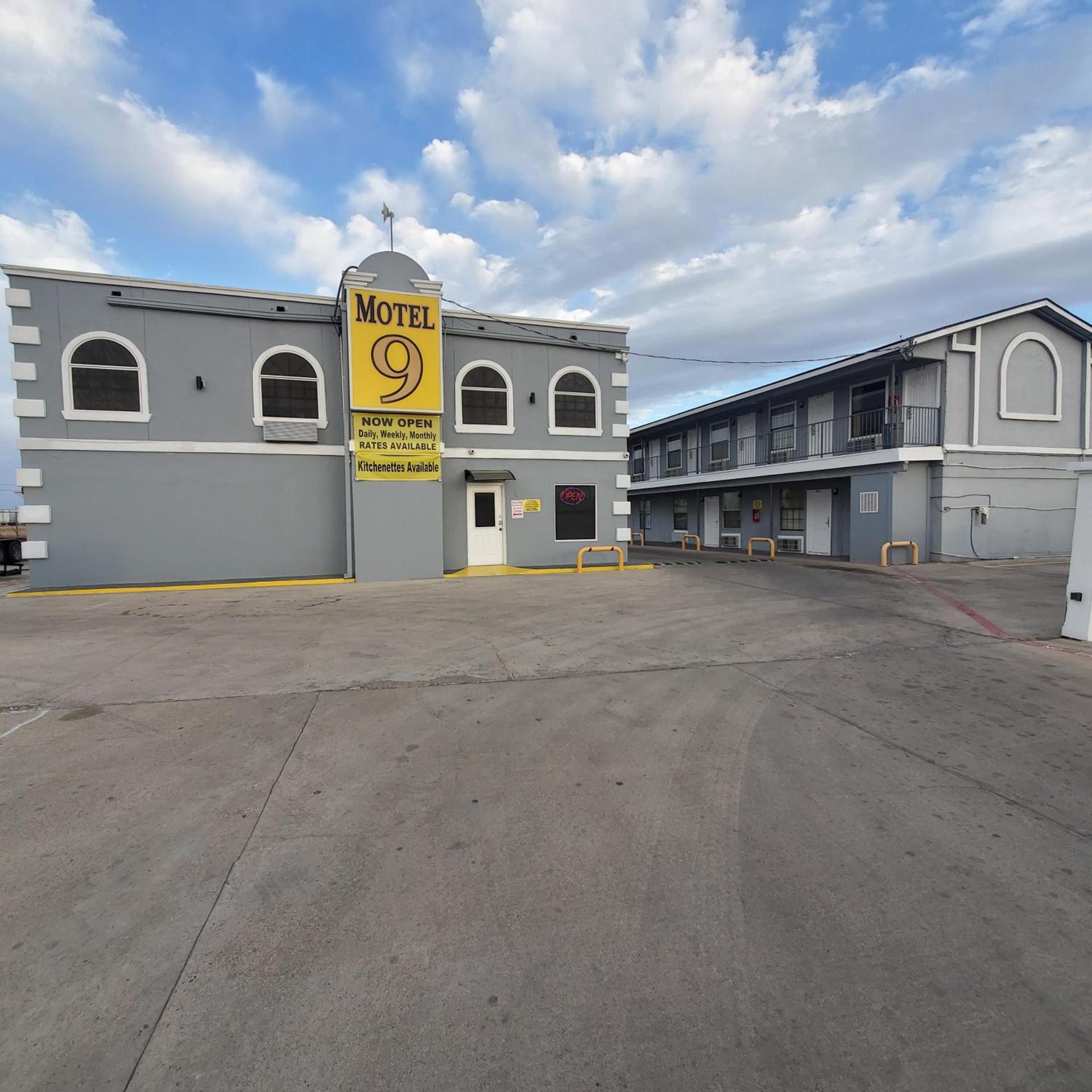 Motel 9 photo 1