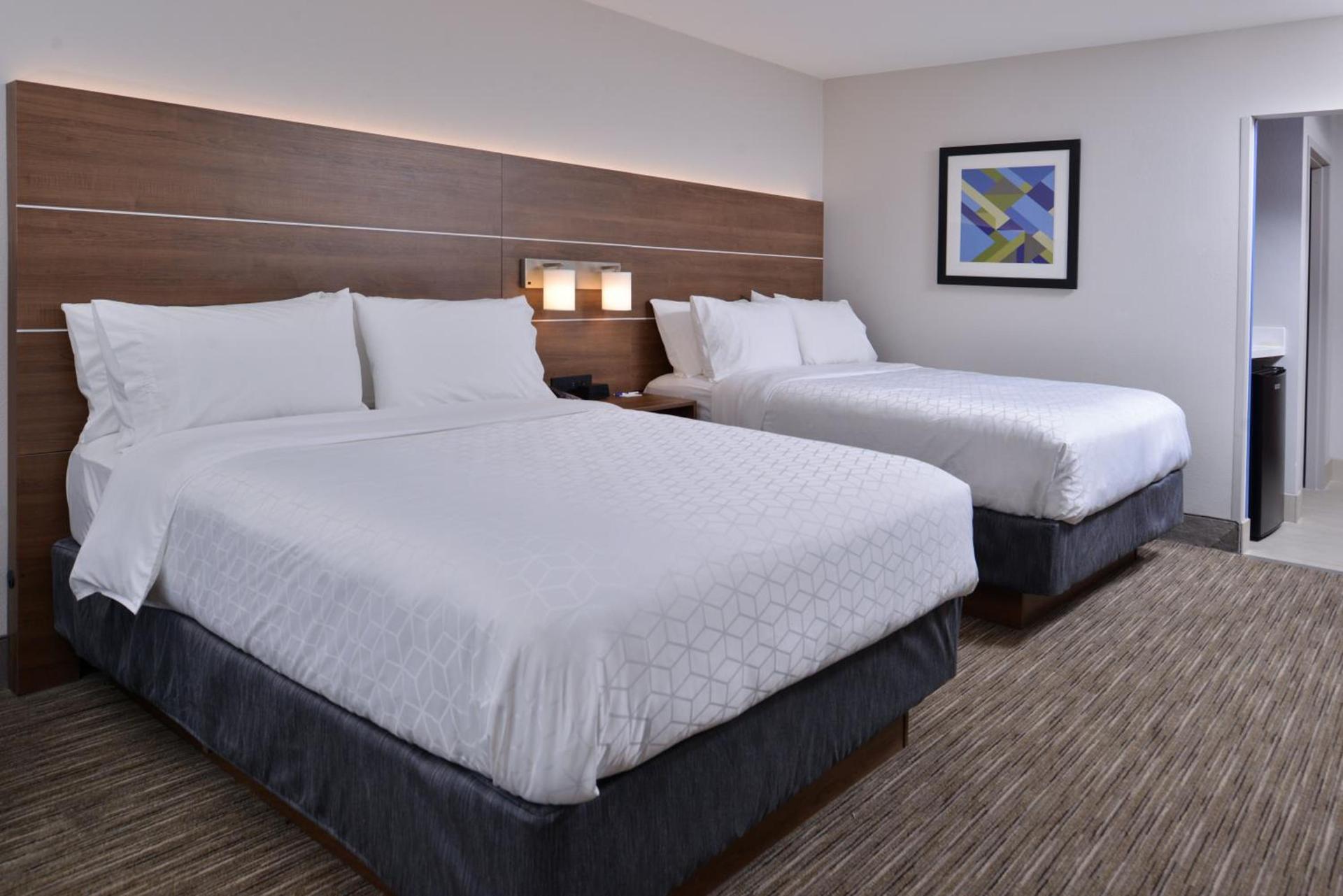Holiday Inn Express & Suites - Marshalltown by IHG photo 46