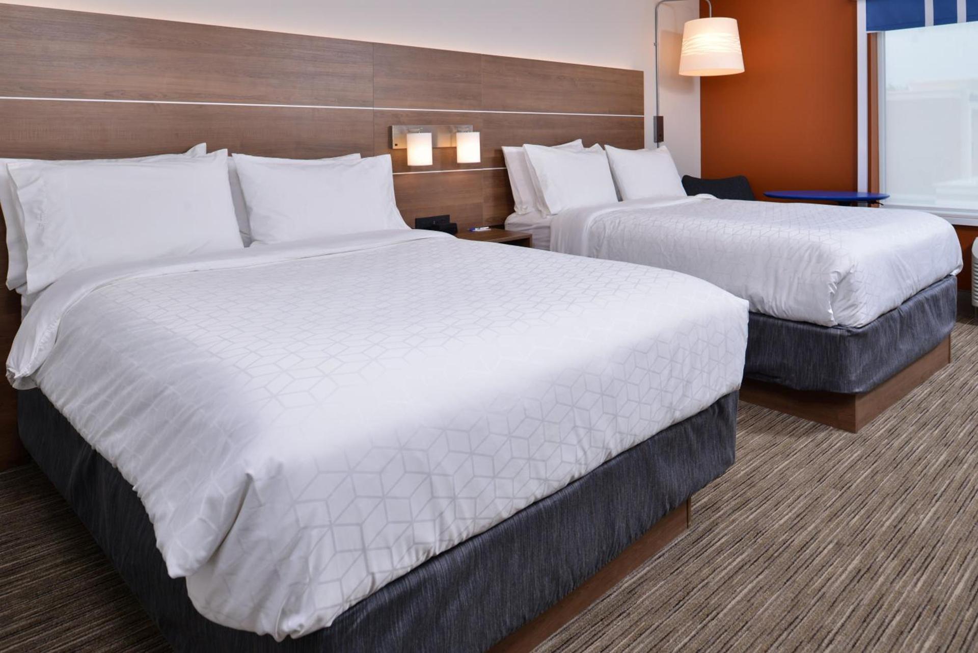 Holiday Inn Express & Suites - Marshalltown by IHG photo 45