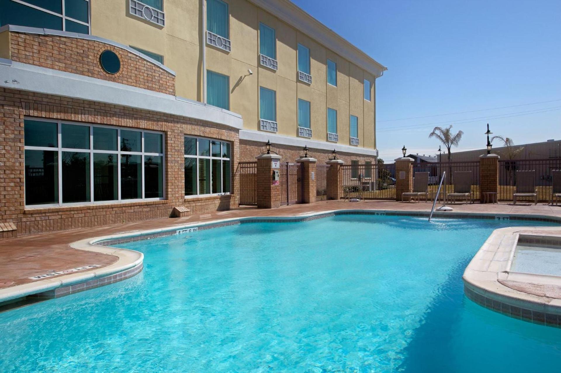 Holiday Inn Express Pearland by IHG photo 17