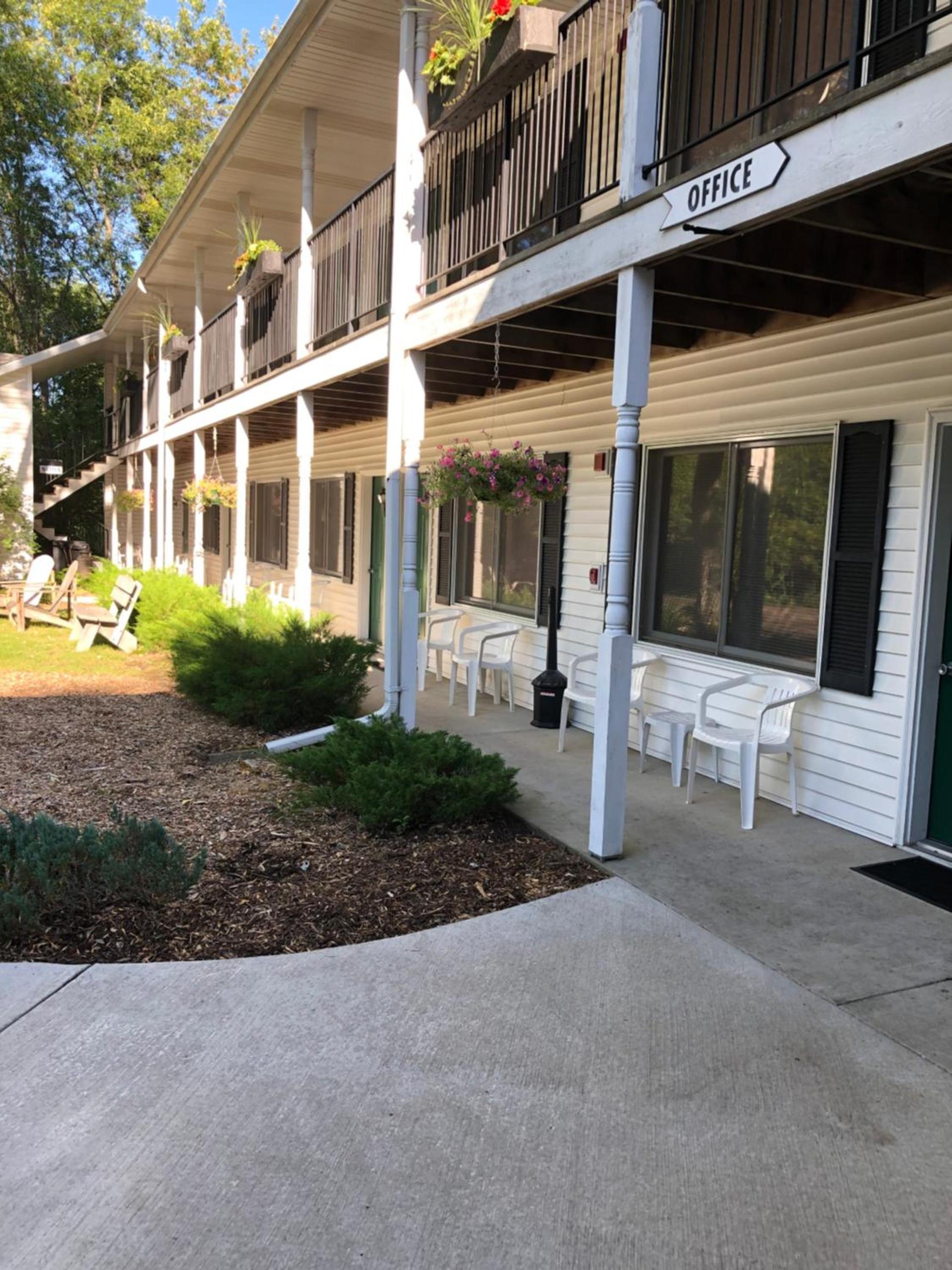 Parkside Inn photo 2