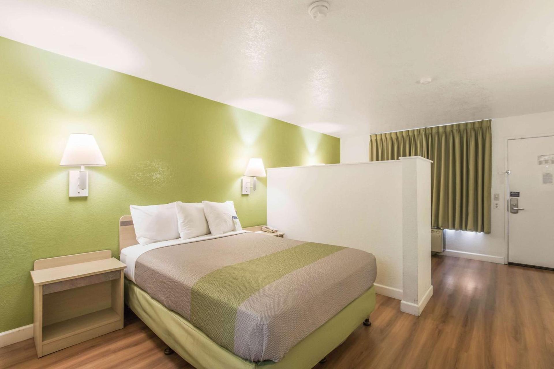 Motel 6 Hemet photo 4