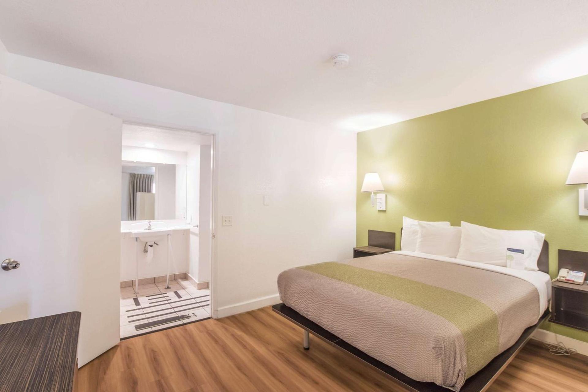 Motel 6 Hemet photo 5