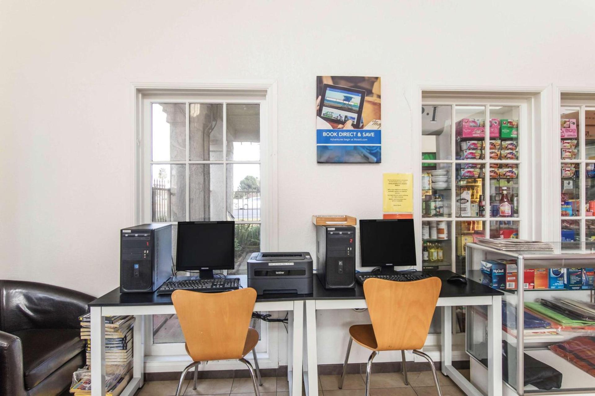 Motel 6 Hemet photo 16